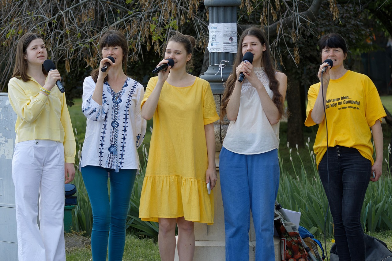 ukrainian women, singing, performing, women, show, outdoors, caucasian, ukrainian women, ukrainian women, ukrainian women, ukrainian women, ukrainian women-7167696.jpg
